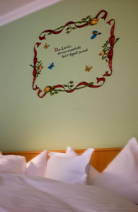 Gasthof - Hotel Zum Loewen Schwabthal エクステリア 写真